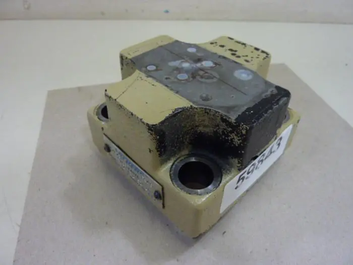 Used VICKERS CVCS32W31S210 Valves/Fittings Michigan US | Ideal Machinery #701177