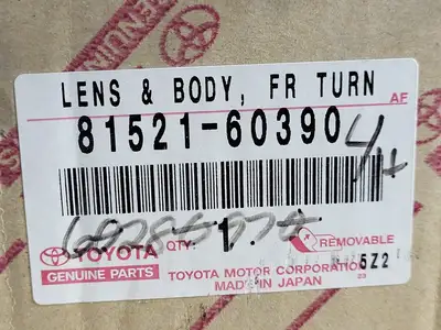 NEW TOYOTA 81521-60390