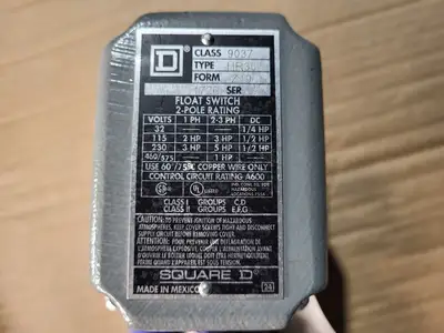 NEW SQUARE D 9037