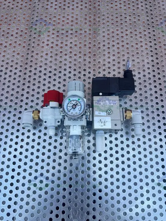 Used SMC AW20-02-A  FILTER REGULATOR 0.05-0.7MPA W/ SMC PNEUMATIC / SOLENOID  VALVE Regulators California US | Equipment Lab #1278806
