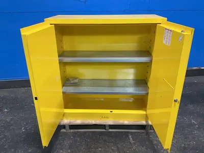 Used ULINE H1563MY Cabinets Ohio US | HGR 24 #1300901