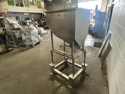 9 CF Stainless Steel Hopper Tote