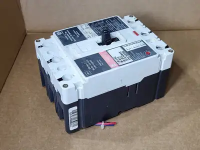 Used EATON CUTLER-HAMMER HMCP007C0C Switchgears British Columbia CA | Lenmark #477714