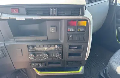 Used VOLVO VNL64T860 Conventional trucks Illinois US | Mitsubishi HC Capital America #1362662