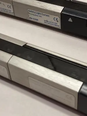 Used KEYENCE PJ-V21T & PJ-V21R Industrial Controls Ohio US | Surplus Asset Holdings #1466667