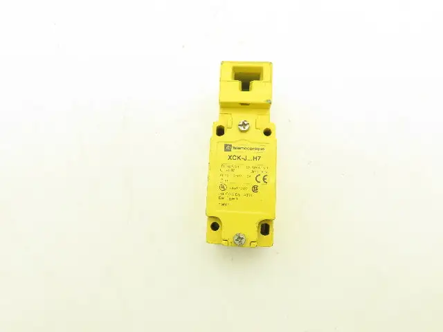 Telemecanique XCK J1305707 Safety Interlock Key Switch 240vac 3amp