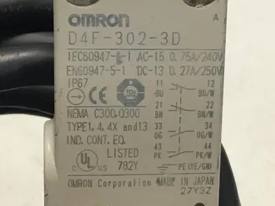 USED OMRON D4F-302-3D