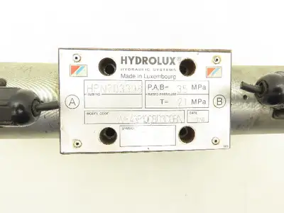 Moog Hydrolux WE43P10CB03C0BN Directional Control Solenoid Valve 24VDC