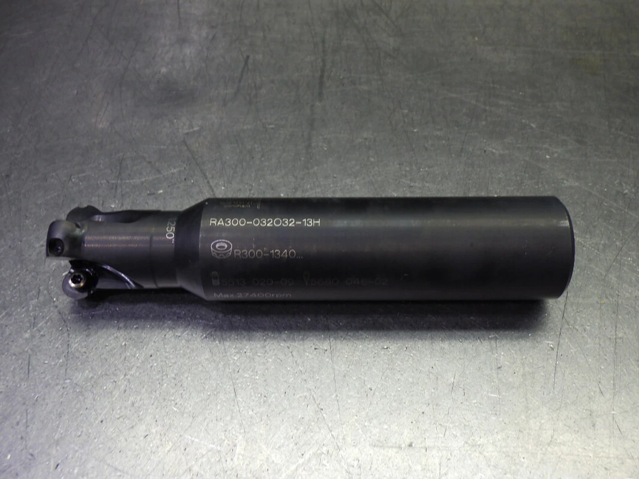 Sandvik 1.25" 3 Flute Coolant Thru Endmill 1.25" Shank RA300-032O32-13H (LOC2552)