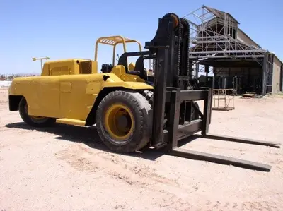 40,000 lb. Gerlinger Forklift; Low Mast; Pneumatic Tires; Riggers Boom