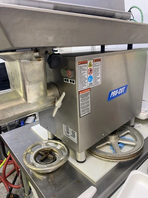 124-0065 Pro Cut KG-32-MP Meat Grinder