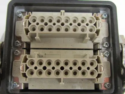 32-Pin Female Double Insert Connector Plug Side Entry Housing Single Lever Cover