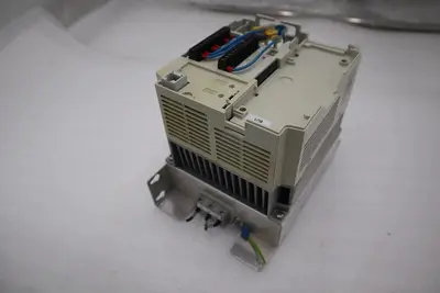 Mitsubishi FR-E540-0.75K-EC Drive 0.75 KW 2.6 Amp 480 Volts 3 Phase STK K-759-A