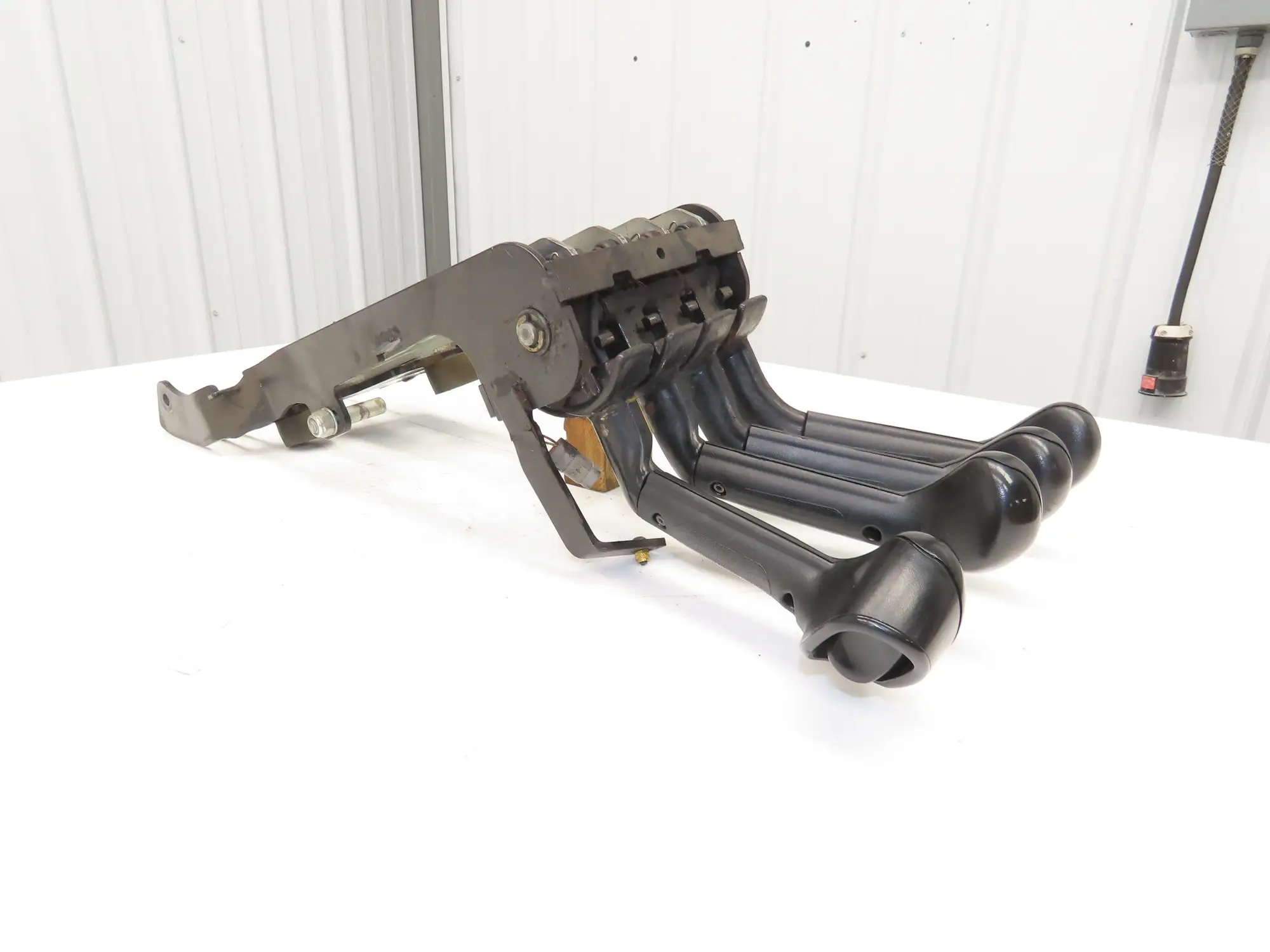 Hyster E80XN Forklift Four Lever Control Assembly Lift Tilt Shift Position