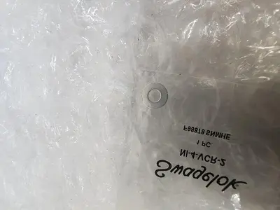 SWAGELOK NI-4-VCR-2 SEAL FITTING (LOT OF 4)