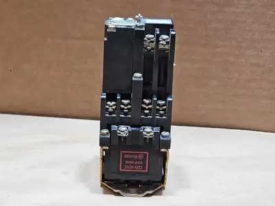 Used ALLEN-BRADLEY 700-NT Misc Electrical & Power Parts British Columbia CA | Lenmark #1439446