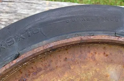 USED MONARCH FORKLIFT TIRES & RIMS