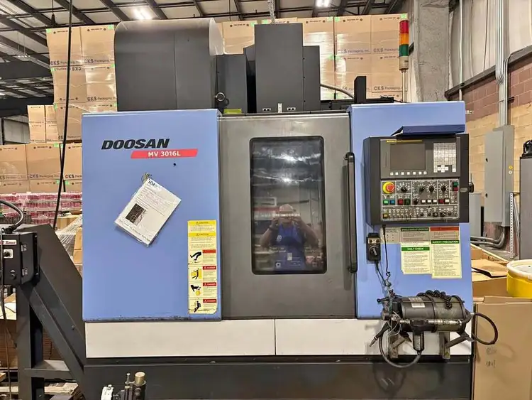 Used 2007 DOOSAN MV 3016L Vertical Machining Centers Ohio US | Toolquip, Inc. #1399711