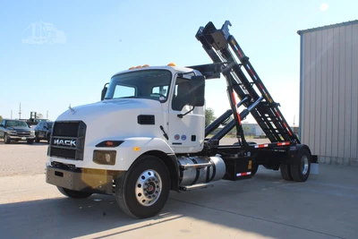 New | in-Stock 2025 MACK MD6 Rolloff Trucks Texas US | Roll Off Truck World #1491916