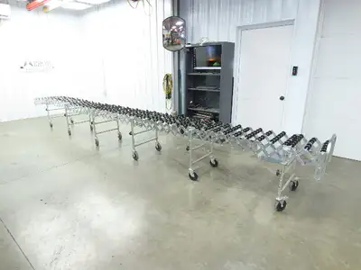 NestaFlex 275  18"W x 23' Expandable Gravity Flex Conveyor Plastic Skatewheel