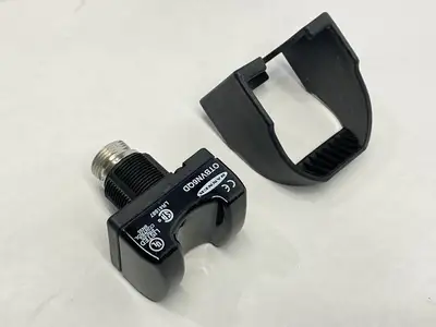 New | in-Stock Banner Engineering Momentary Action Optical Touch Button w/Black F.C. 28585 Photoelectric Sensors Michigan US | Maverick Industrial Sales #1402475
