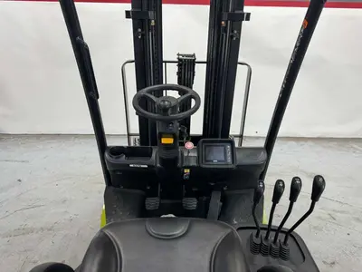 USED 2024 CLARK S25CL