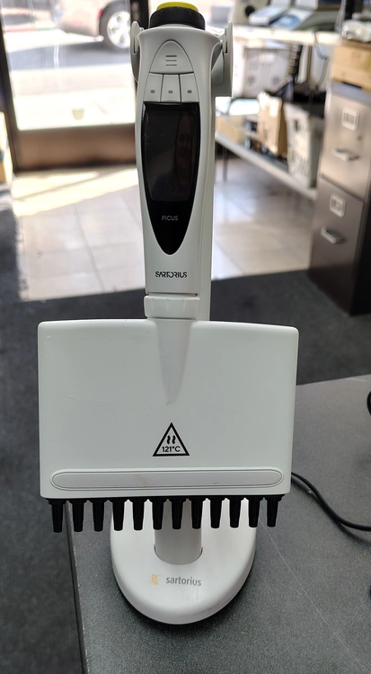 Used SARTORIOUS _UNKNOWN_ Pipettes California US | Biotech Equipment Sales #1464793