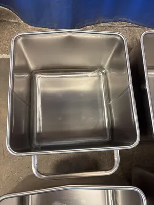 New | in-Stock M&M Equipment Corp. 400# Buggies Bins Illinois US | M&M Equipment Corp. #1405270