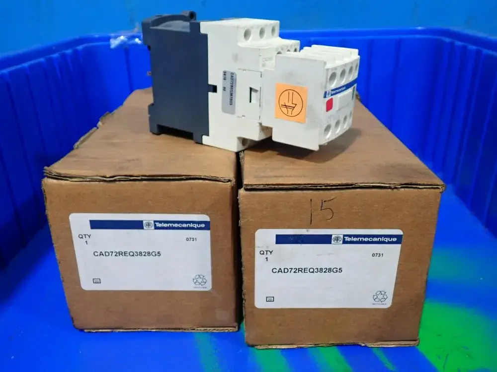 USED SCHNEIDER ELECTRIC CAD72REQ3828G5