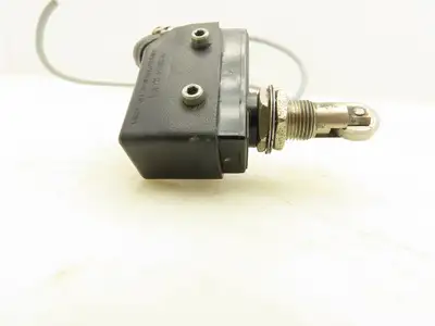 Renew RZ-15GQ22-B3 Micro Plunger Limit Switch 1/2" Roller Lot of 5