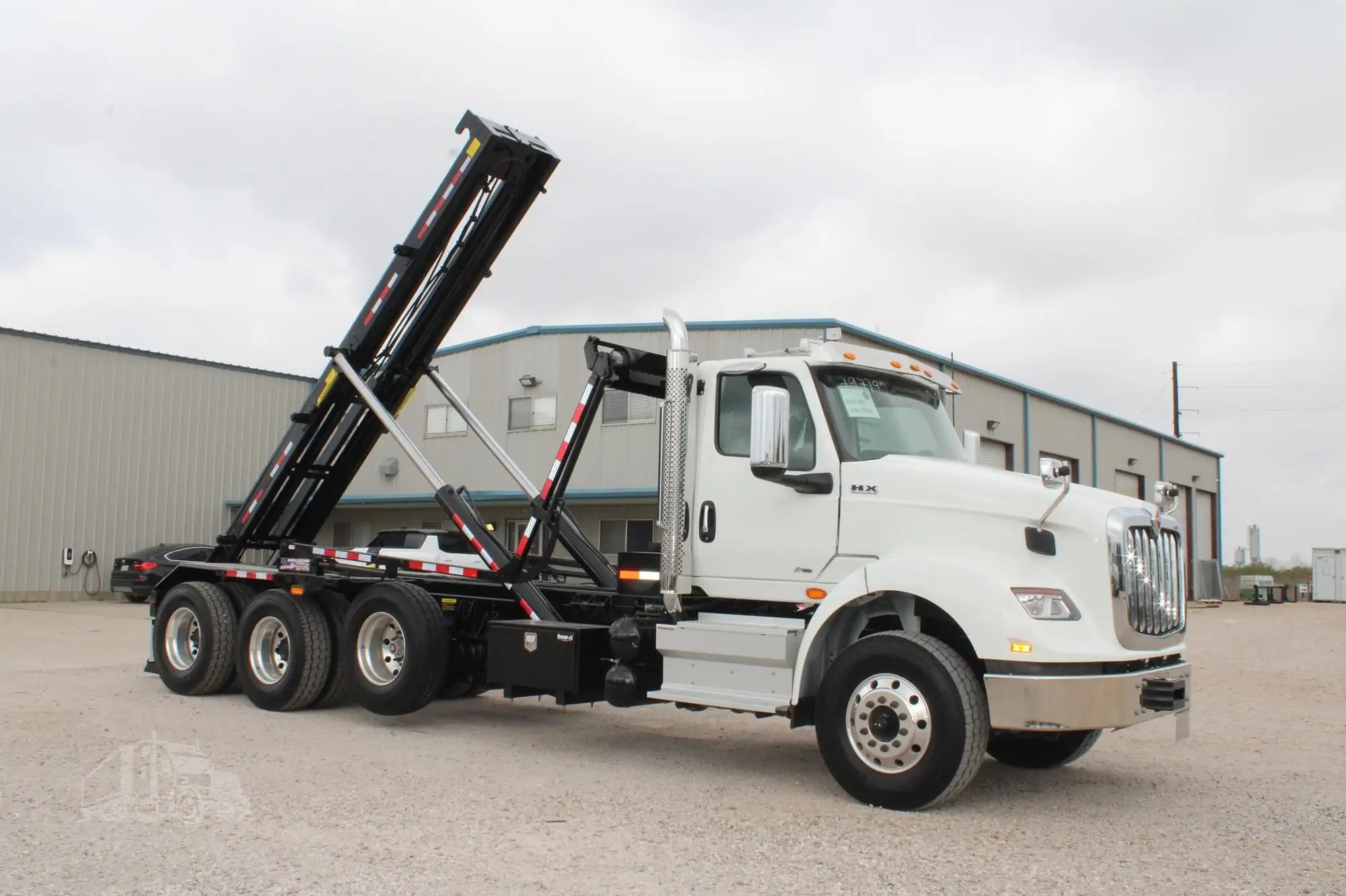 New | in-Stock 2026 INTERNATIONAL HX Rolloff Trucks Texas US | Roll Off Truck World #1491815