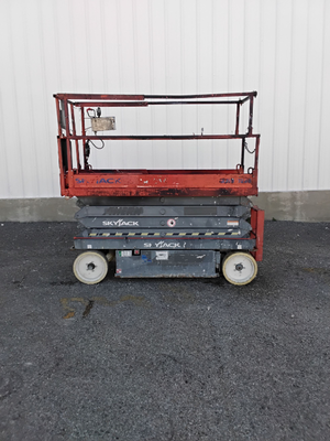USED 2015 Skyjack SJ3226