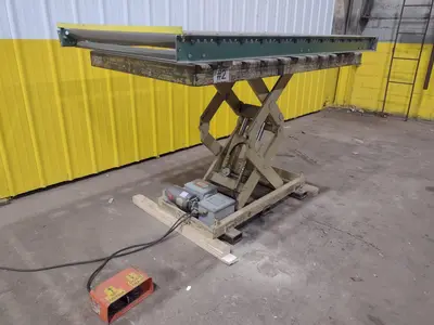 4,000 LBS X 72" X 36" GLOBE INTERNATIONAL HYDRAULIC SCISSOR LIFT TABLE, 110 VOLT: STOCK #20941