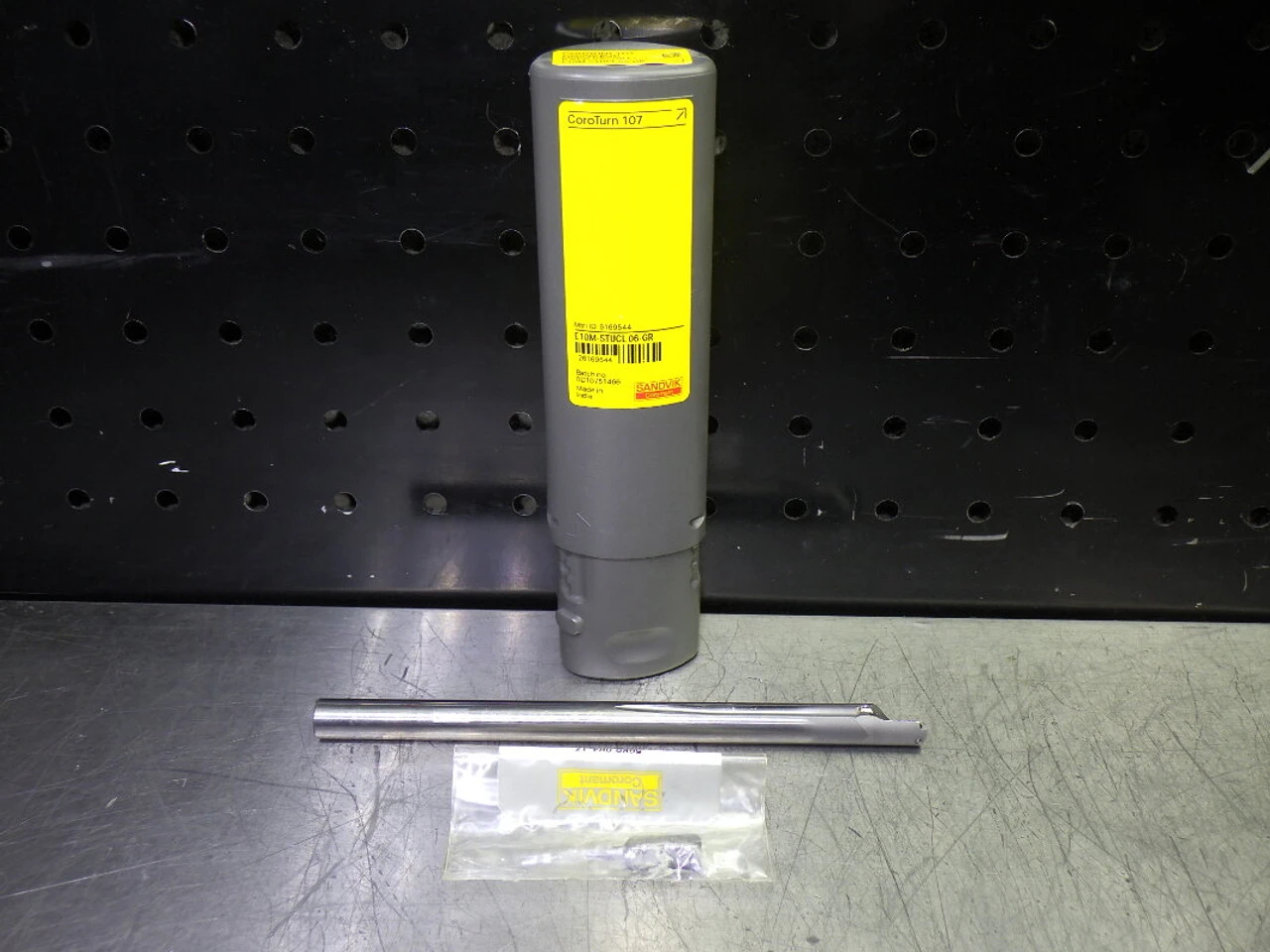 Sandvik 11mm Coolant Thru Carbide Boring Bar 10mm Shank E10M-STUCL 06-GR (LOC3020A)