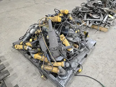 Pallet Mixed Angle Grinders; Dewalt and Bosch (LOCATION: Batavia, OH)