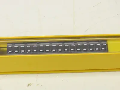 Allen Bradley 445L-R4S4120YD Guardshield Light Curtain Safe4 Receiver Parts Only