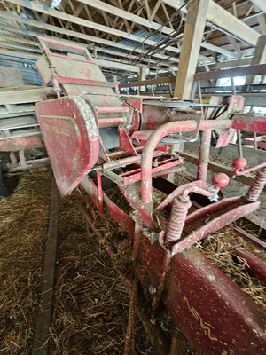 NEW HOLLAND 273 BALER | Iron Listing (11)