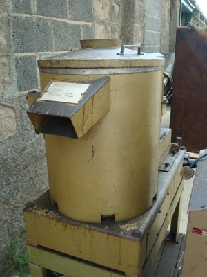 Simon Heesen Orbital Pellet Press
