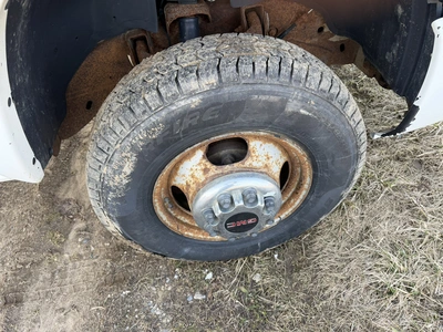 USED 2005 GMC 3500