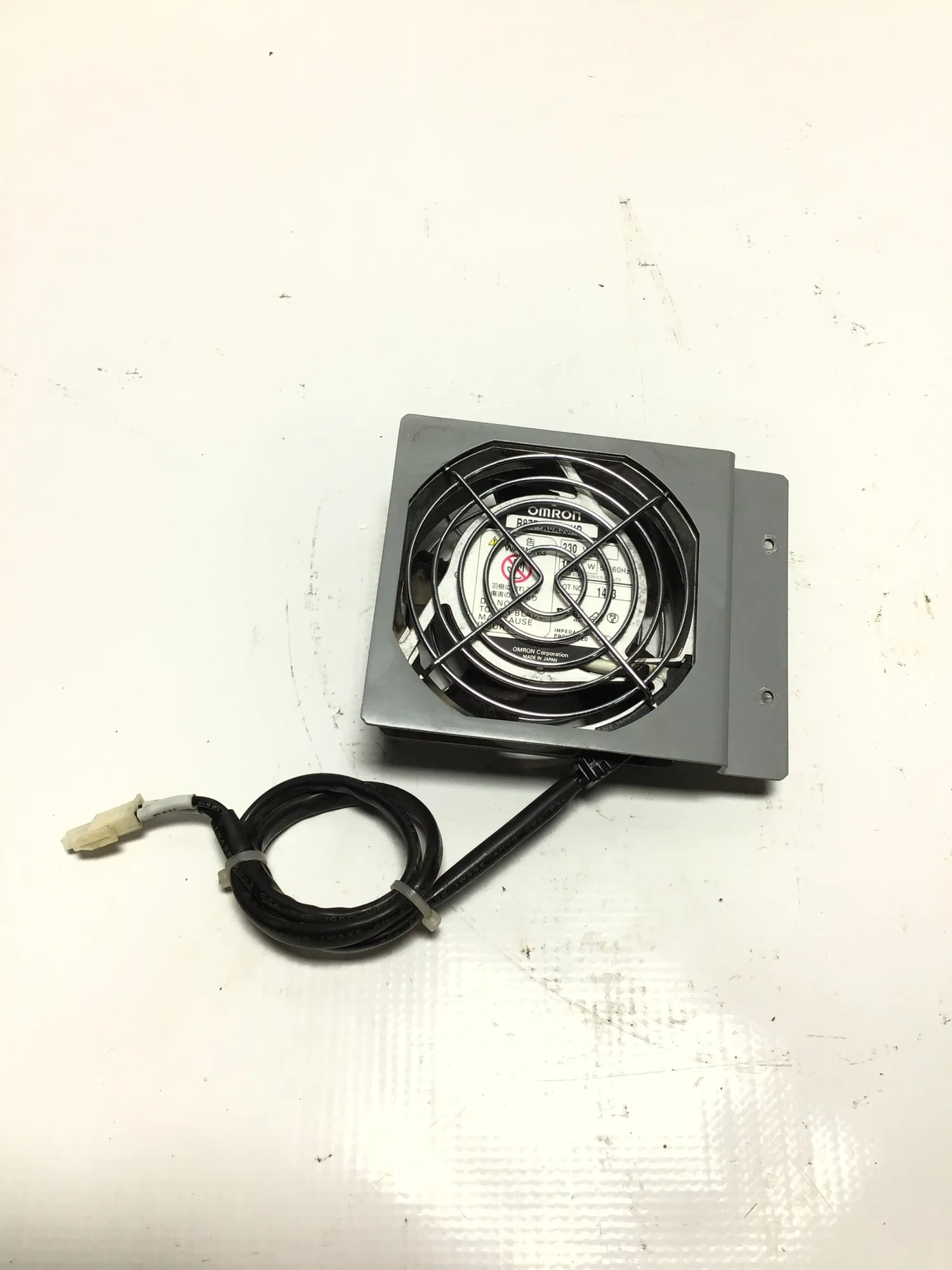 Omron R87F-A6A93HP Axial Cooling Fan 100W