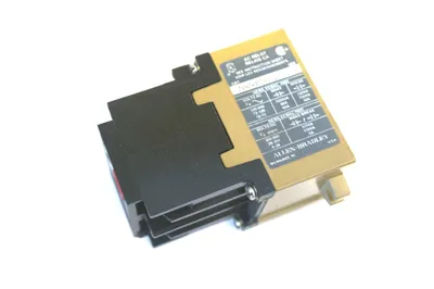 NEW ALLEN BRADLEY 700-P200A12 CONTROL RELAY SER.A 700P200A12