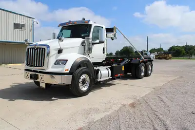 New | in-Stock 2026 INTERNATIONAL HX Rolloff Trucks Texas US | Roll Off Truck World #1491804