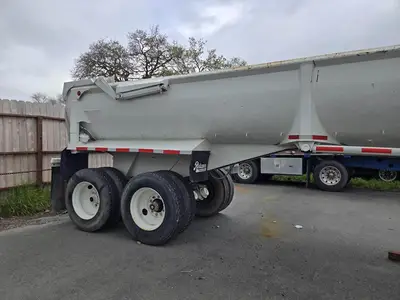 USED 1985 RELIANCE 28FT