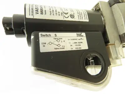 Krom Schroder VAS1T25N/NQSL Solenoid Valve 1"NPT Air/Gas 120VAC 88004740