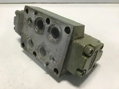 USED YUKEN DHG-06-3C70-E-5058