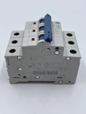 Used ALLEN-BRADLEY ALLEN-BRADLEY 1492-SPM3C100 SER D Fuses | ND Industrial Surplus #1215388
