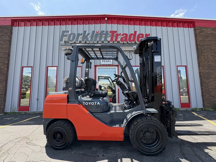 Used 2015 TOYOTA 8FGU30 Misc Forklifts Wisconsin US | Forklifttrader.com #806819