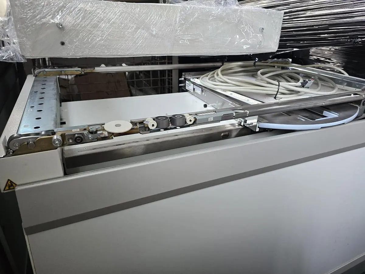 USED SIEMENS COMPLETE X-RAY ACCIDENT INVESTIGATION WORKSTATION WITH MEDICAL EQUIPMENT LOT