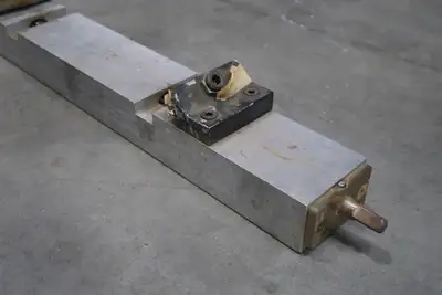 2' Track Holder