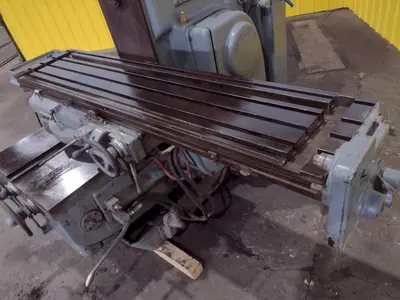 #4 K&T MILWAUKEE MODEL # 420 TF-17 HORIZONTAL MILL: STOCK #18926